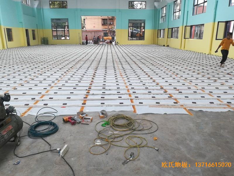 鄭州中原區(qū)酷康籃球館運動木地板安裝案例
