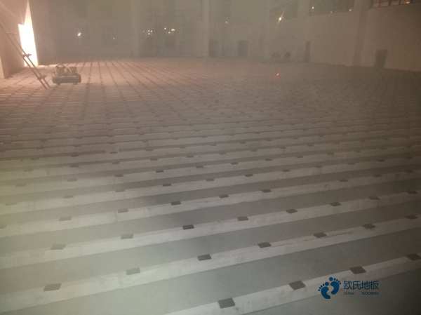 質(zhì)量好運動場地地板施工方案