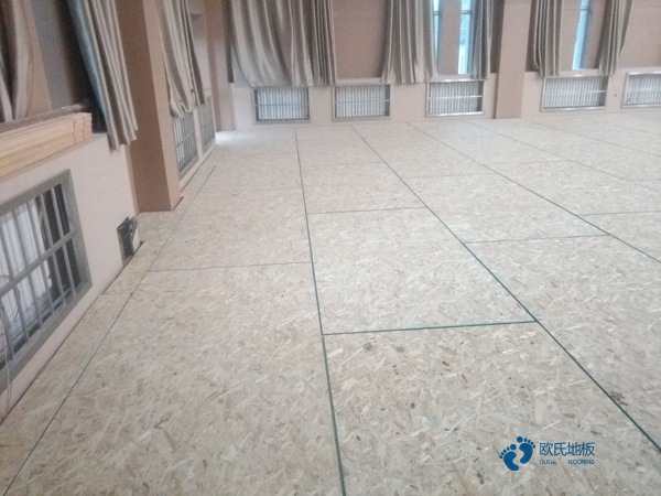 一般體育地板免費(fèi)送樣品