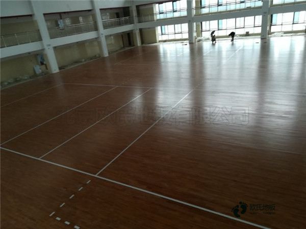 室內(nèi)運(yùn)動(dòng)木地板如何保養(yǎng)